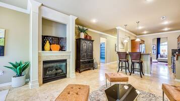 House (3 Bedrooms) | Interior