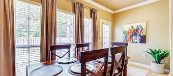 Spacious Family Home 3 Mi to Downtown Fayetteville