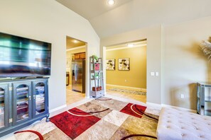 House (3 Bedrooms) | Interior - Spacious Family Home 3 Mi to Downtown Fayetteville (Fayetteville)