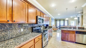 House (3 Bedrooms) | Interior