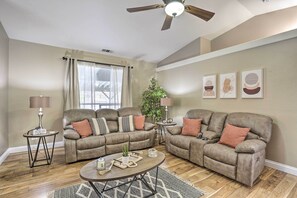 Ev (4 Bedrooms) | İç mekân