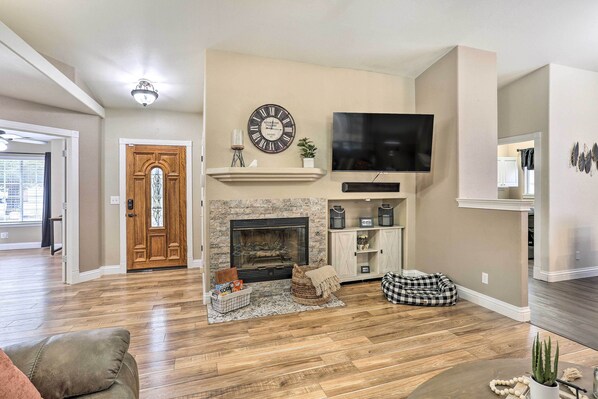 House (4 Bedrooms) | Interior - Redding Home w/ Patio Near Fishing! (Redding)