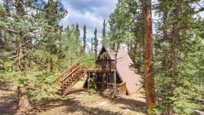 Exterior - Sunny Muddy Moose Cabin w/ Fire Pit & Mtn Views! (Como)