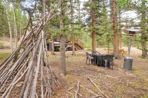Outdoor dining - Sunny Muddy Moose Cabin w/ Fire Pit & Mtn Views! (Como)