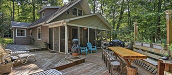 1 Mi to Lake Wallenpaupack: Pocono Mountain Home!