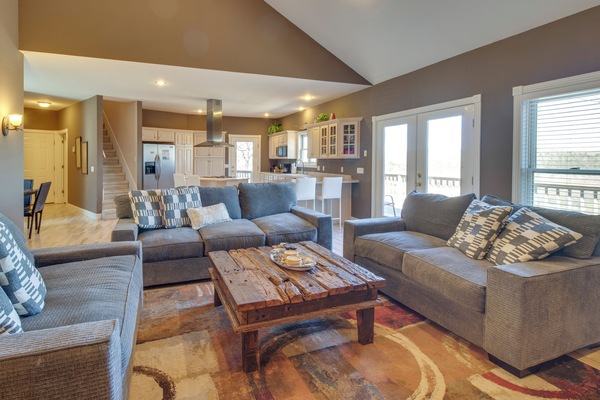 House (6 Bedrooms) | Interior