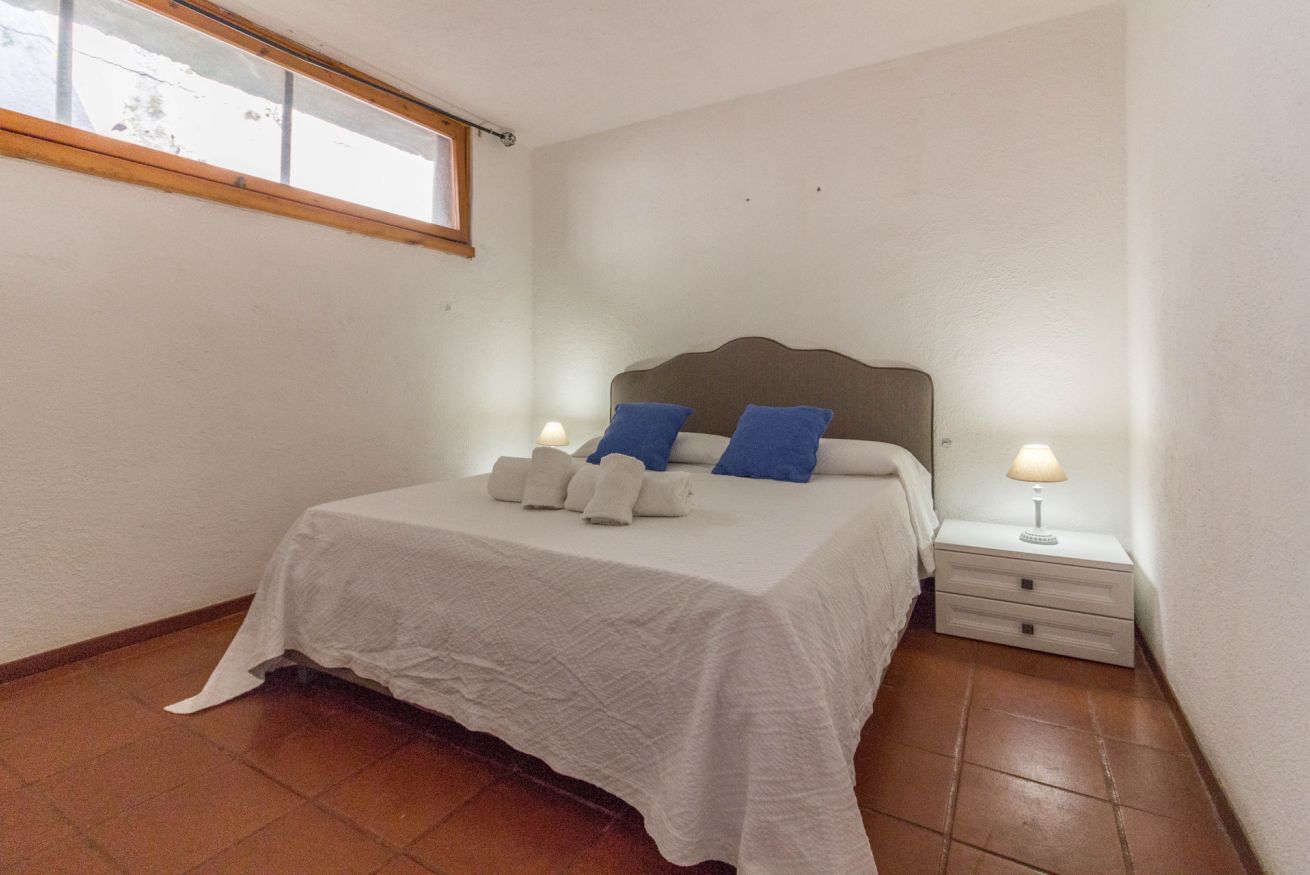 1 slaapkamer, een strijkplank/strijkijzer, internet, beddengoed