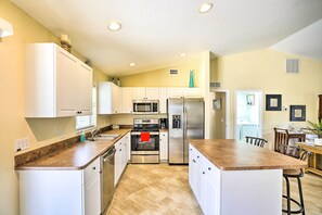 Interior - Dock & Canal Access: Cape Coral Family Home (Cape Coral)