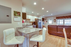 Apartment (1 Bedroom) | Interior - Cozy Solar-powered Loft: Walk to Lake Champlain! (Swanton)