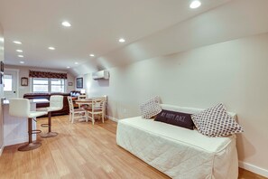 Apartment (1 Bedroom) | Interior