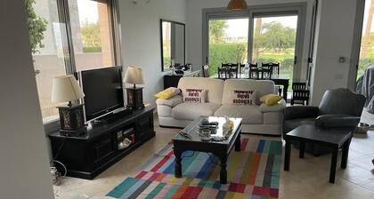 luxury Einbay chalet with Golf views