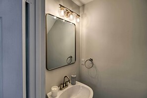 Apartment (2 Bedrooms) | Interior - Charming 'boho Breeze' Retreat w/ Pool Access (Key West)