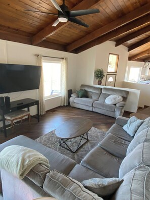 Living Room - Country Feel with Stunning Views (Leona Valley)