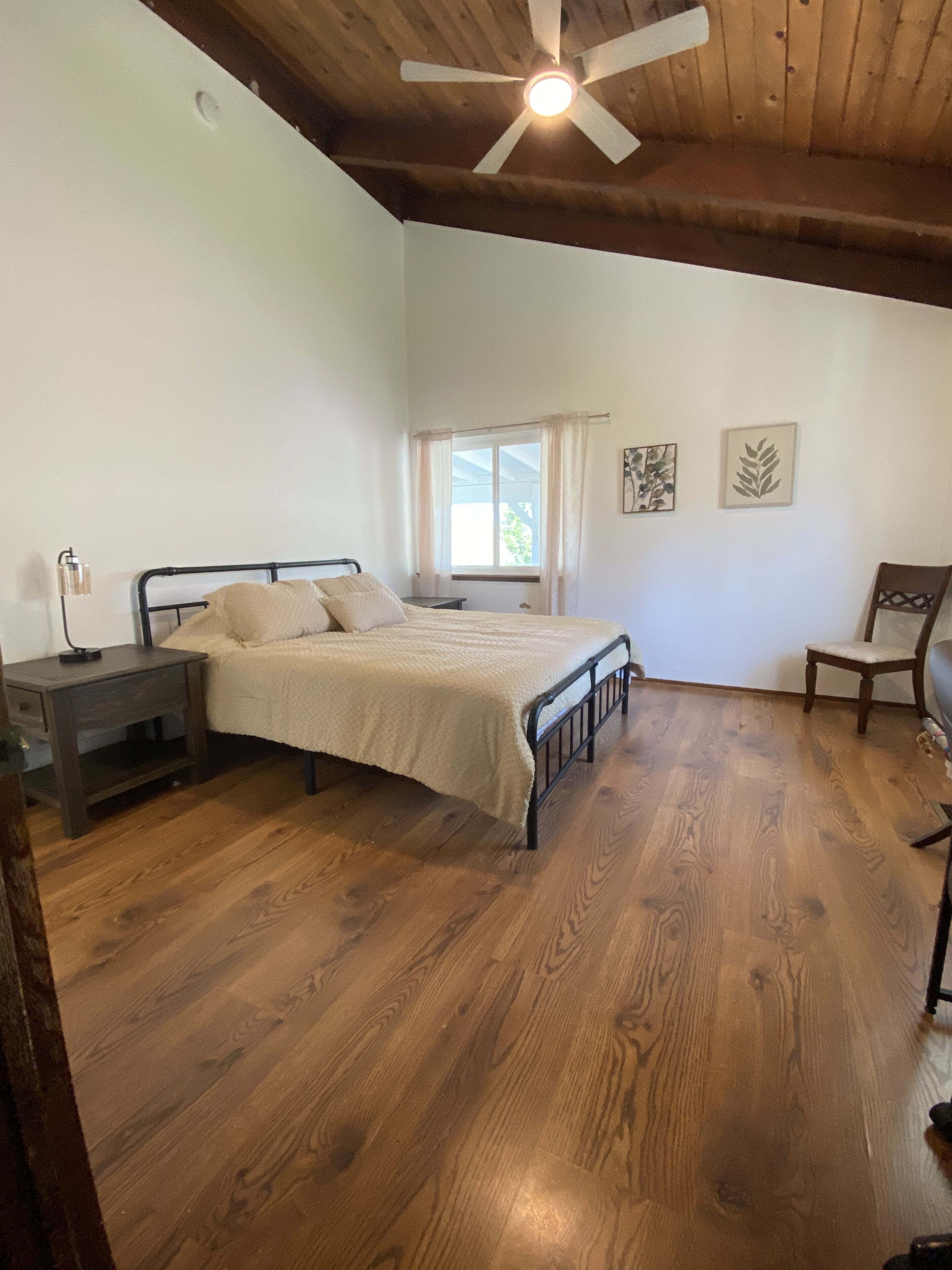 4 Schlafzimmer, Schreibtisch, Reisekinderbett, WLAN