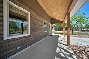 House (3 Bedrooms) | Interior - Gorgeous Cabin w/ Pergolas, Walk to River! (Canyon Lake)