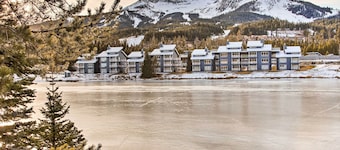 Cozy Big Sky Studio ~ 1 Mile to Mtn Village!