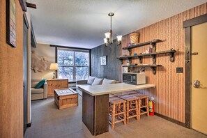 Apartment (0 Bedroom) | Interior - Cozy Big Sky Studio ~ 1 Mile to Mtn Village! (Big Sky)