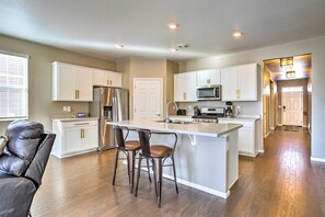 House (4 Bedrooms) | Interior - 10 Mi to Dia: Spacious Aurora House w/ Yard! (Aurora)