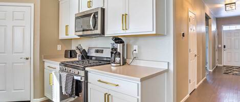 House (4 Bedrooms) | Interior