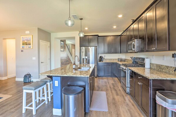 House (4 Bedrooms) | Interior