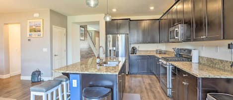 House (4 Bedrooms) | Interior