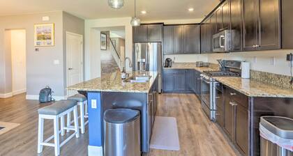 Air Racing Decor, Hot Tub: Sparks Home!