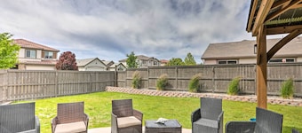Air Racing Decor, Hot Tub: Sparks Home!