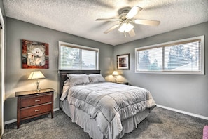 Interior - Vancouver Home w/ Hot Tub < 15 Mi to Portland! (Vancouver)