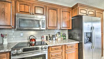 Rumah (3 Bedrooms) | Dapur pribadi | Microwave, oven, kompor, dan mesin pencuci piring