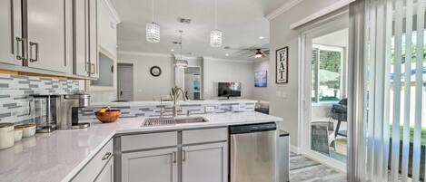 House (3 Bedrooms) | Interior