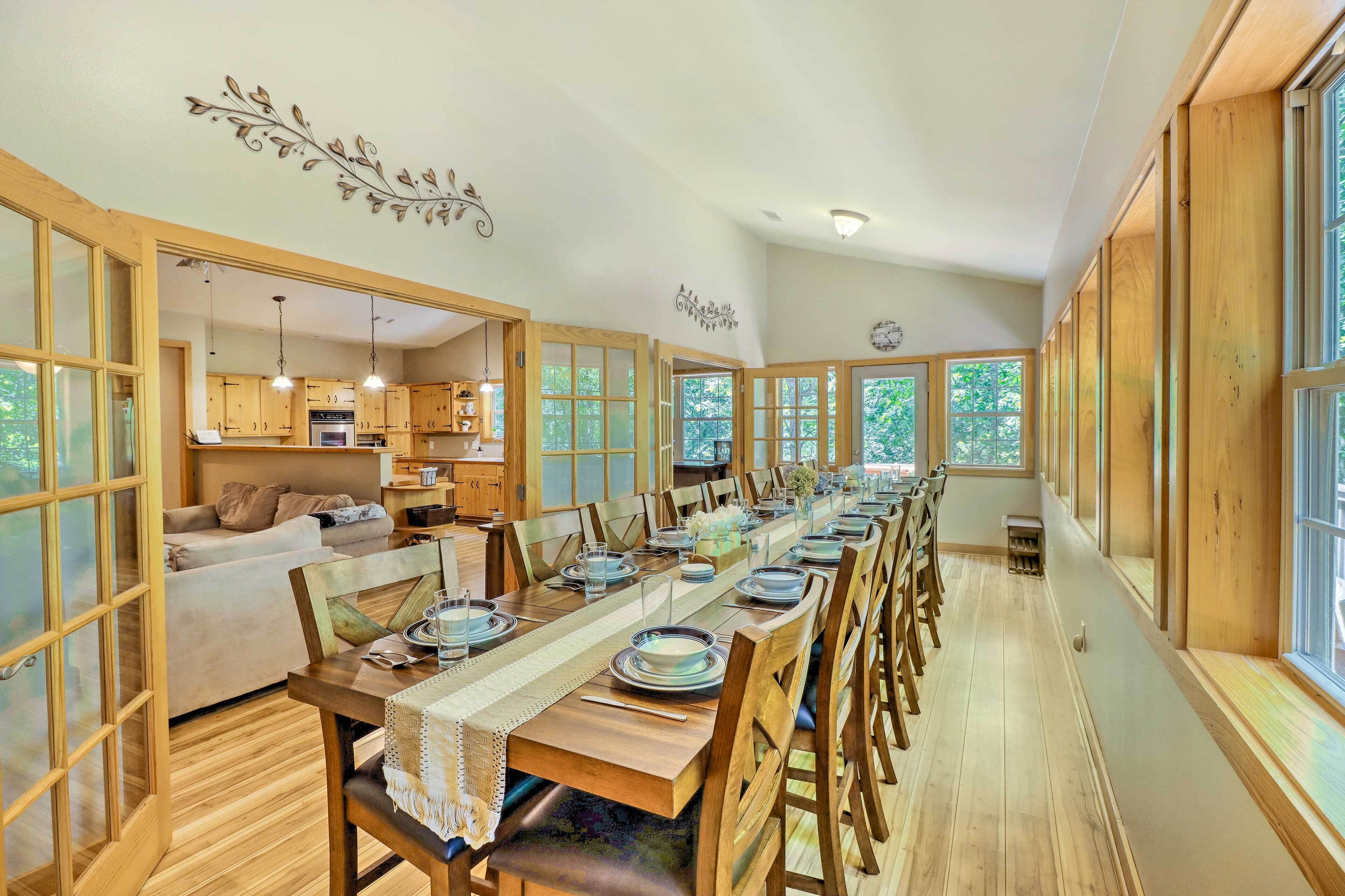 House (6 Bedrooms) | Interior