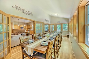 House (6 Bedrooms) | Interior