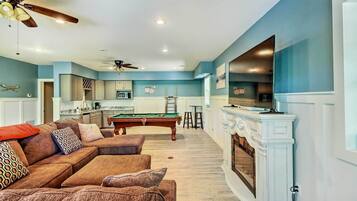 House (6 Bedrooms) | Interior