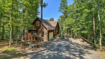 House (6 Bedrooms) | Interior