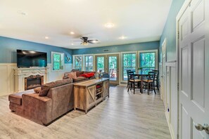 House (6 Bedrooms) | Interior