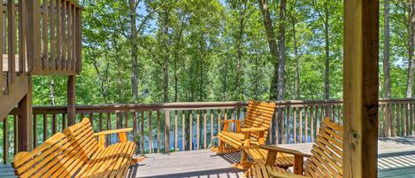 House (6 Bedrooms) | Interior