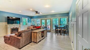 House (6 Bedrooms) | Interior