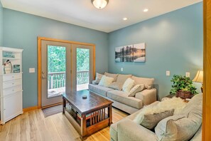 House (6 Bedrooms) | Interior