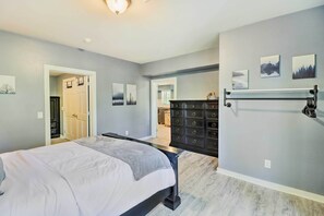 House (6 Bedrooms) | Interior