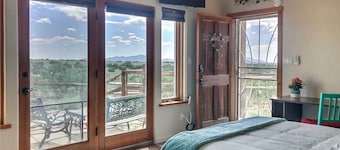 Dreamy Santa Fe Hideaway w/ Mountain Views!