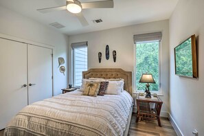 Apartment (3 Bedrooms) | Interior - Sunny Austin Abode: Proximity to Parks & Dtwn (Austin)