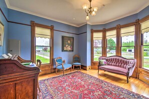 Interior - Historic, Victorian Villa w/ Park On-site (Quilcene)