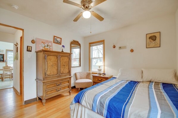 House (3 Bedrooms) | Interior