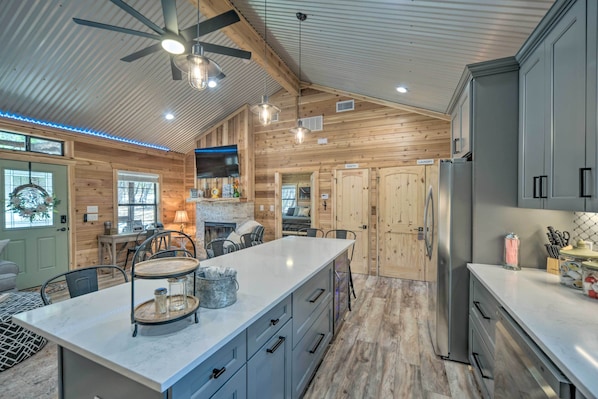 House (2 Bedrooms) | Interior
