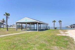 House (3 Bedrooms) | Interior - Walk to Beach: Charming Home w/ Deck in Galveston (Galveston)