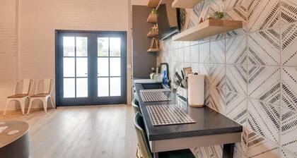 Walk to Strand Historic District: Stylish Dtwn Gem