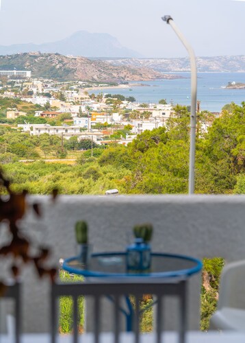 Bright Apartment in Kefalos