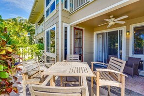 Outdoor dining - Kailua-kona Vacation Rental - Walk to Beach! (Kailua-Kona)