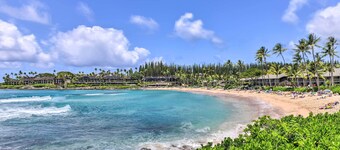Bright & Airy Lahaina Condo - Walk to Beach!