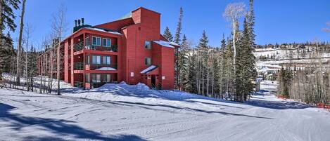 Apartment (2 Bedrooms) | Front of property